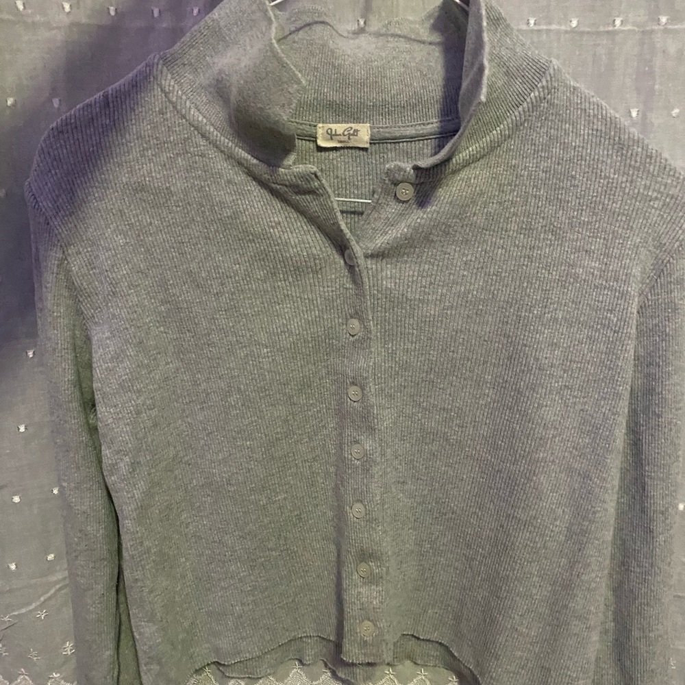 Discontinued John Galt cropped  long sleeve shirt